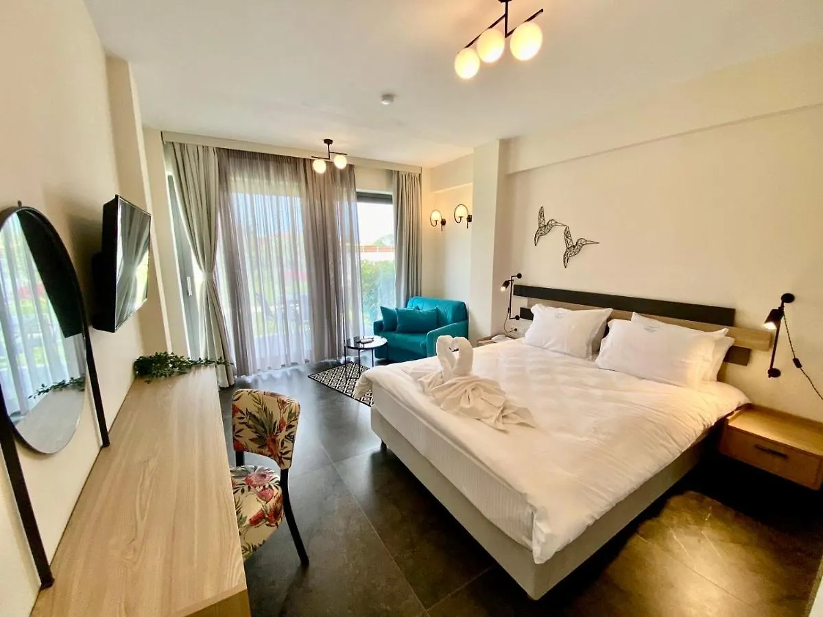 Miroes Suites Nikiti  0*, Nikiti (Sithonia) Griekenland